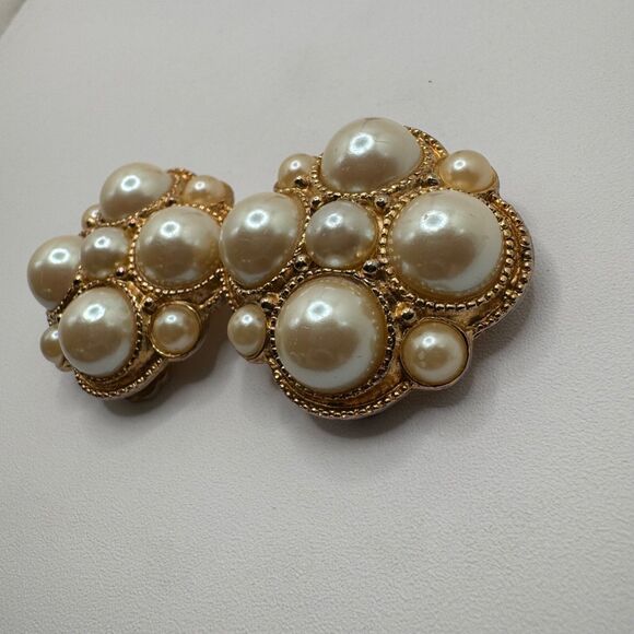 Vintage Dauplaise Clip-on Earrings Faux Pearls Gold Tone Setting 80s-90s - Picture 6 of 11